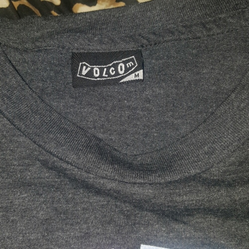 NEW- RVCA Shirt - Picture 8 of 8